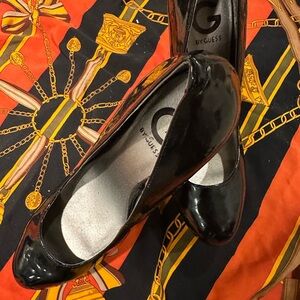 Guess Glossy Black Pumps